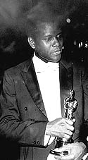 Con su Oscar, en 1964