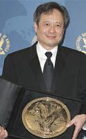 Ang Lee con su premio