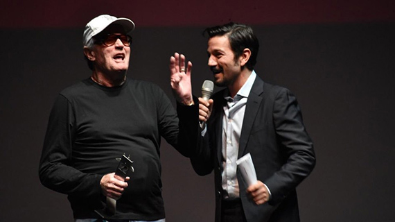Peter Fonda, con Diego Luna, el pasado marzo en Guadalajara
