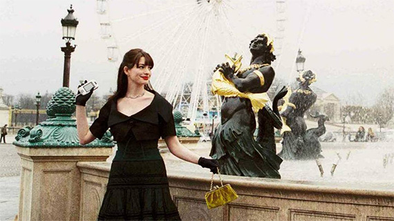 Anne Hathaway en París