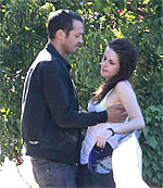 Rupert Sanders y Kristen Stewart, cariñosos