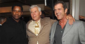 Ed Limato, entre Denzel Washington y Mel Gibson, dos de sus clientes Ed Limato, entre Denzel Washington y Mel Gibson, dos de sus clientes