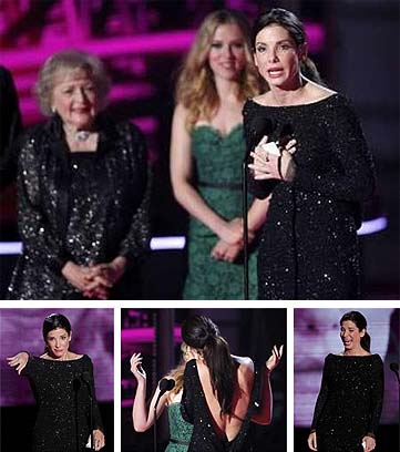 Sandra Bullock, premio y beso