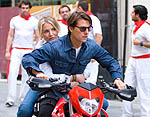 Cameron Díaz y Tom Cruise se preparan para su encierro sanferminero andaluz Cameron Díaz y Tom Cruise se preparan para su encierro sanferminero andaluz
