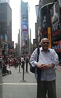 Duque, junto a Times Square Duque, junto a Times Square