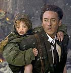 John Cusack intenta sobrevivir John Cusack intenta sobrevivir