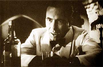 Bogart cura sus penas en 'Casablanca' Bogart cura sus penas en 'Casablanca'