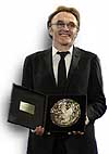 Danny Boyle con el premio de los realizadores Danny Boyle con el premio de los realizadores