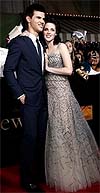 Taylor y Kristen, en la première del lunes en Westwood, California (AP) Taylor y Kristen, en la première del lunes en Westwood, California (AP)