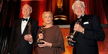 Corman, Bacall y Willis, con sus Oscars Corman, Bacall y Willis, con sus Oscars