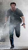 Sylvester Stallone, en una escena de 'The expendables' Sylvester Stallone, en una escena de 'The expendables'