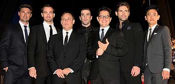 Los actores junto a Abrams y al productor Bryan Burk Los actores junto a Abrams y al productor Bryan Burk