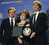 Colin Firth y Helena Bonham Carter comparten el premio a Tom Hooper de la DGA (Reuters) Colin Firth y Helena Bonham Carter comparten el premio a Tom Hooper de la DGA