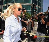 Lohan, este jueves a la salida del tribunal (AFP) Lohan, este jueves a la salida del tribunal (AFP)